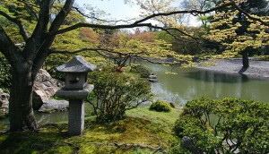 Buried shaft lantern at Sento Palace, tourist attraction [9]