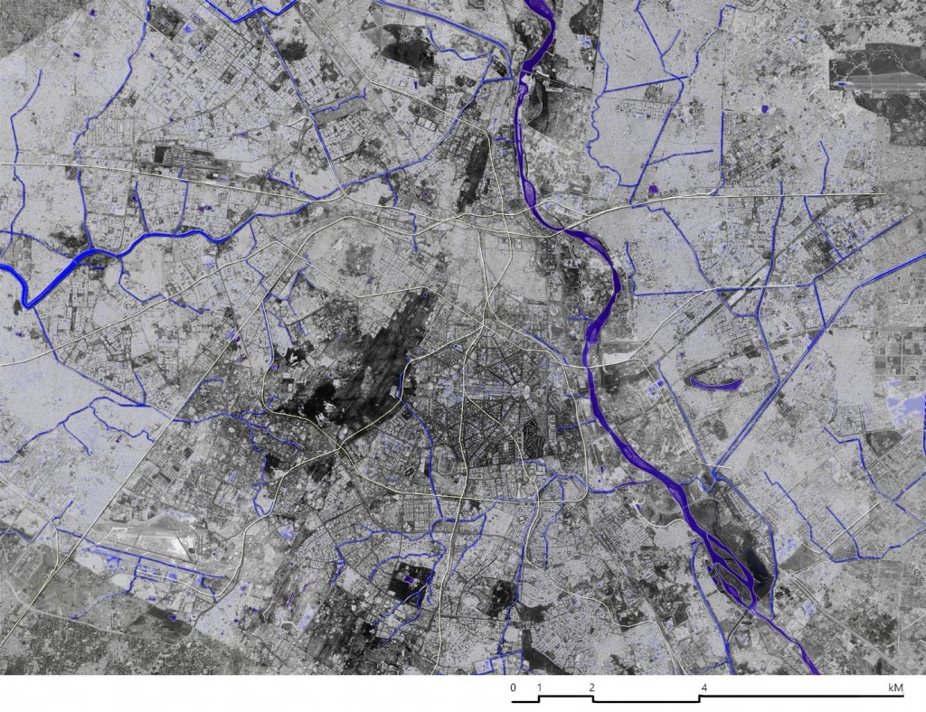 Map of the Delhi Nullah network showing the 350-kilometre watercourse system with a scale for reference.
