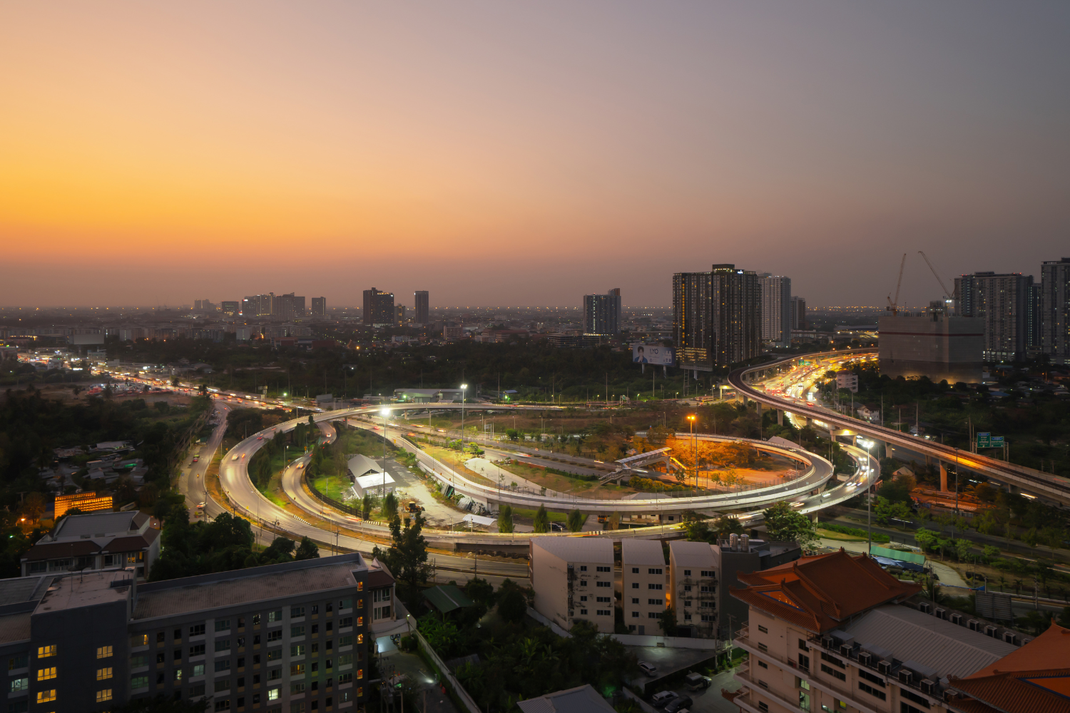 Hybrid Programmes Outperform Single-Use Silos