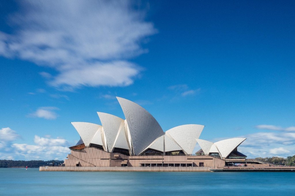 Sydney Opera House expresses architectural sculpture