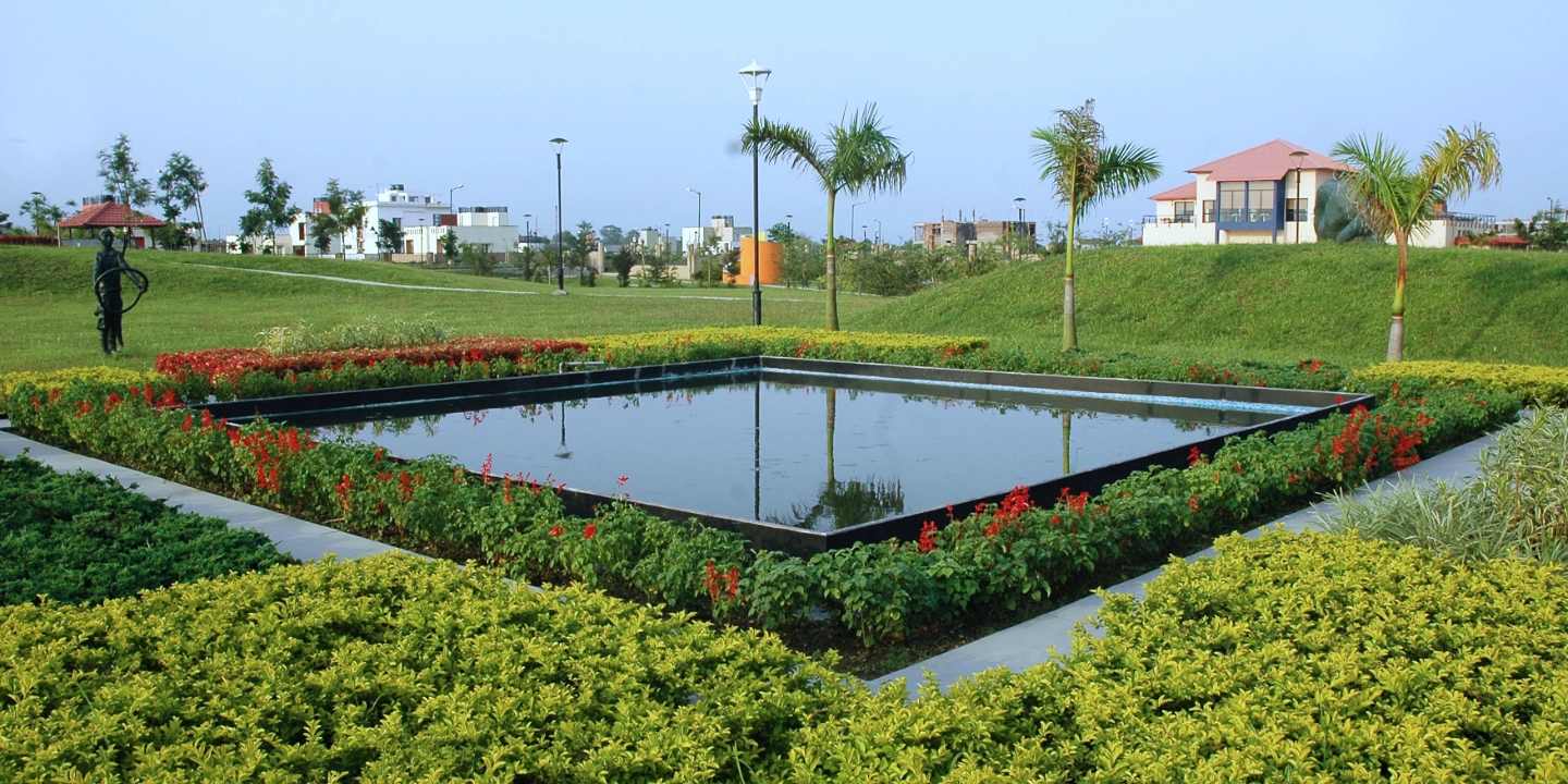 Shallow drains, distributed landscapes