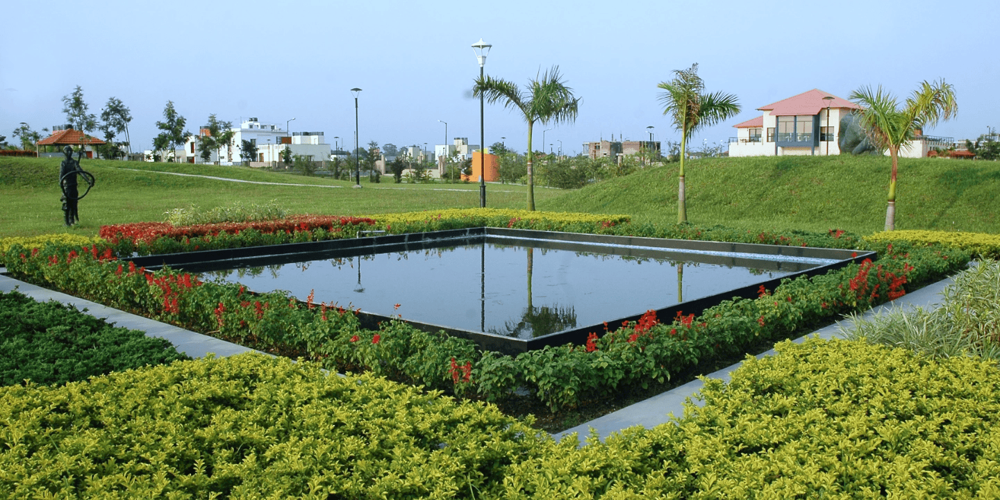 Shallow drains, distributed landscapes
